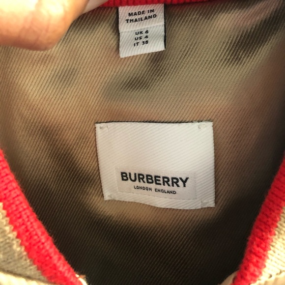 🩸 RED AND GOLD BURBERRY BOMBER JACKET 🩸 - Picture 2 of 4